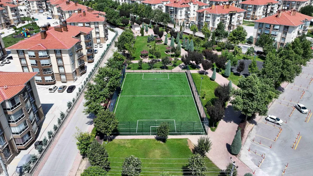 Karatay'a 14 hali saha: 8'i yeni, 6'sı yenileniyor