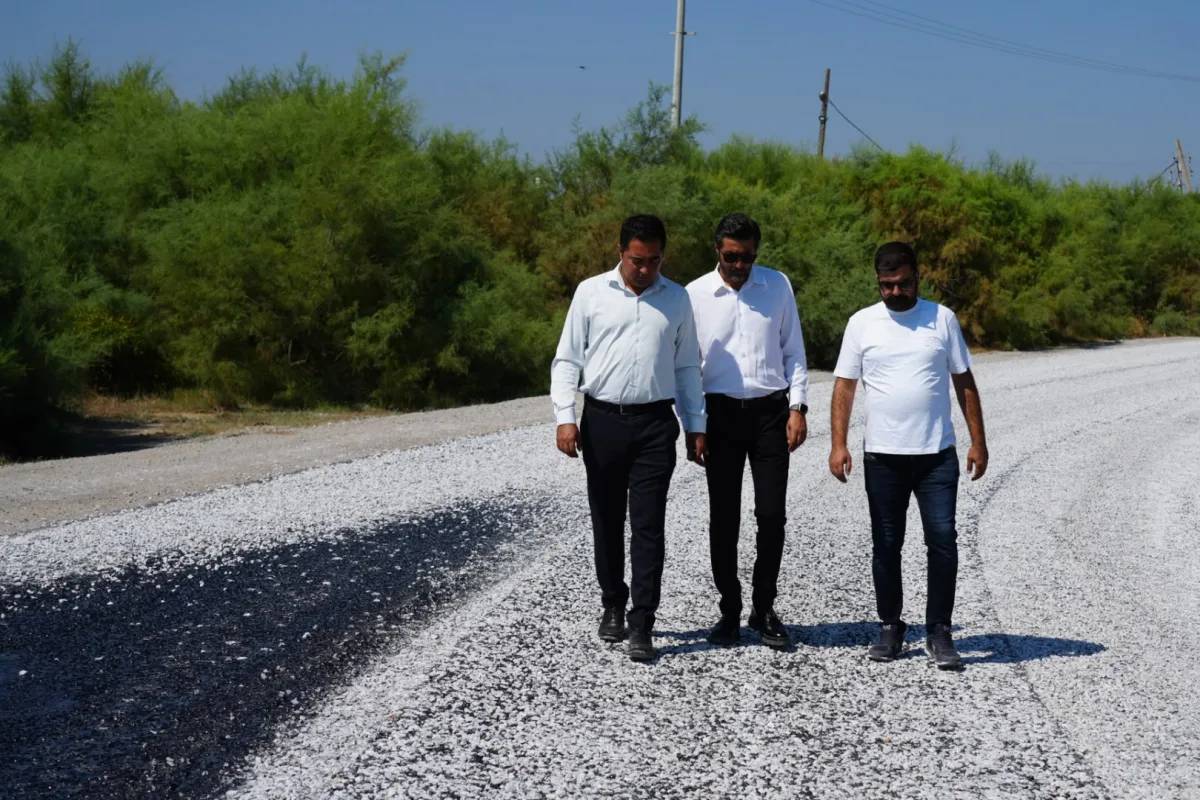 Milas'ta kırsal yollara sathi kaplama başladı