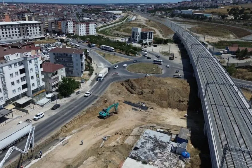 Çerkezköy'de köprü altı sorunu bitti: 14 bin ton asfalt