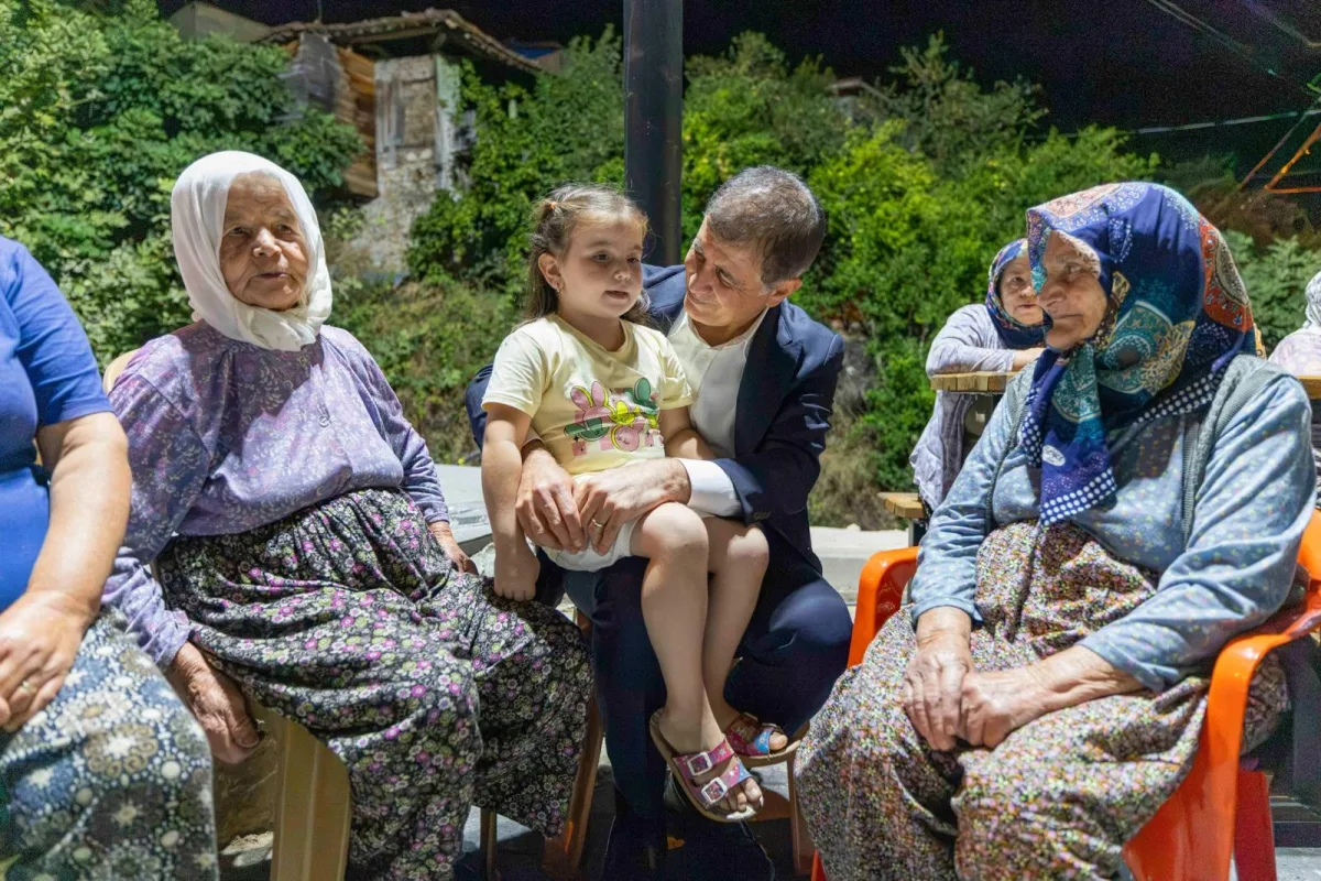 Cemil Tugay Beydağ'da sakinlerle sürpriz buluştu
