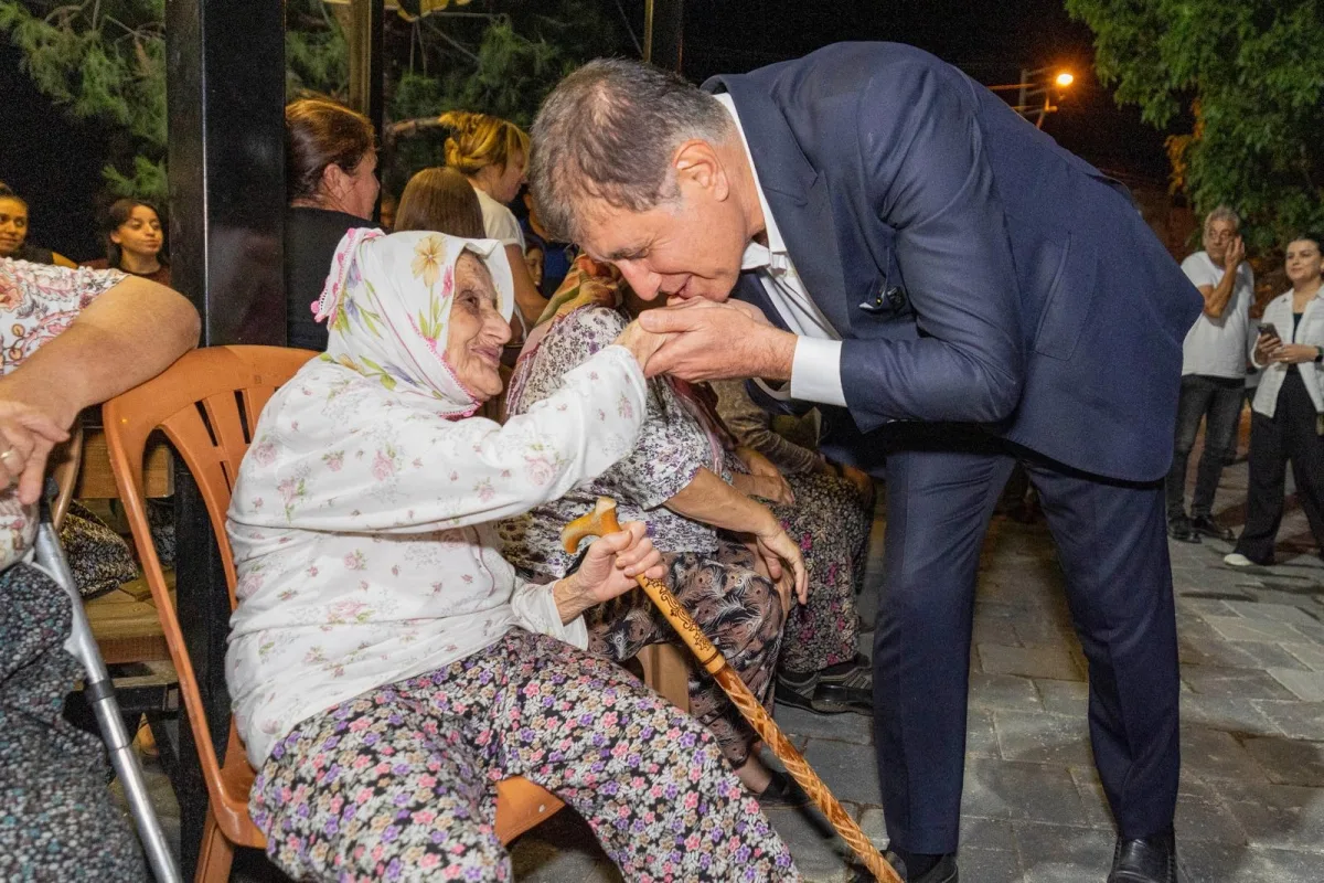 Başkan Tugay Beydağ'ı sürprizledi: Çay içti, hediye dağıtı