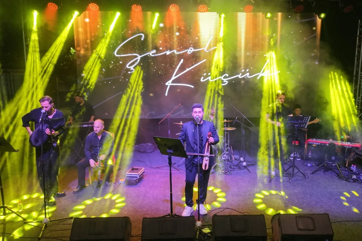 Kandıra'da Karadeniz rüzgârı esti: Horon coşkusu
