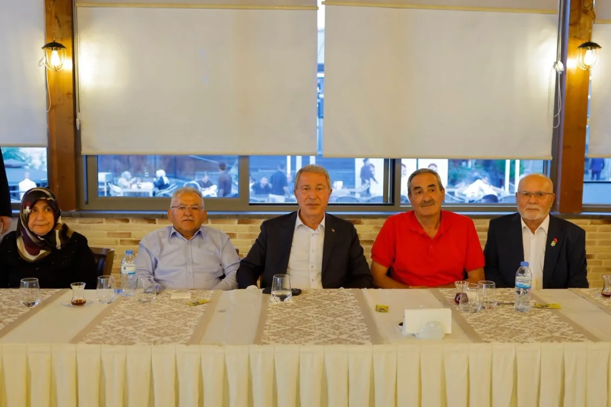Büyükkılıç ve Akar şehit aileleriyle buluştu: Başımızın tacı