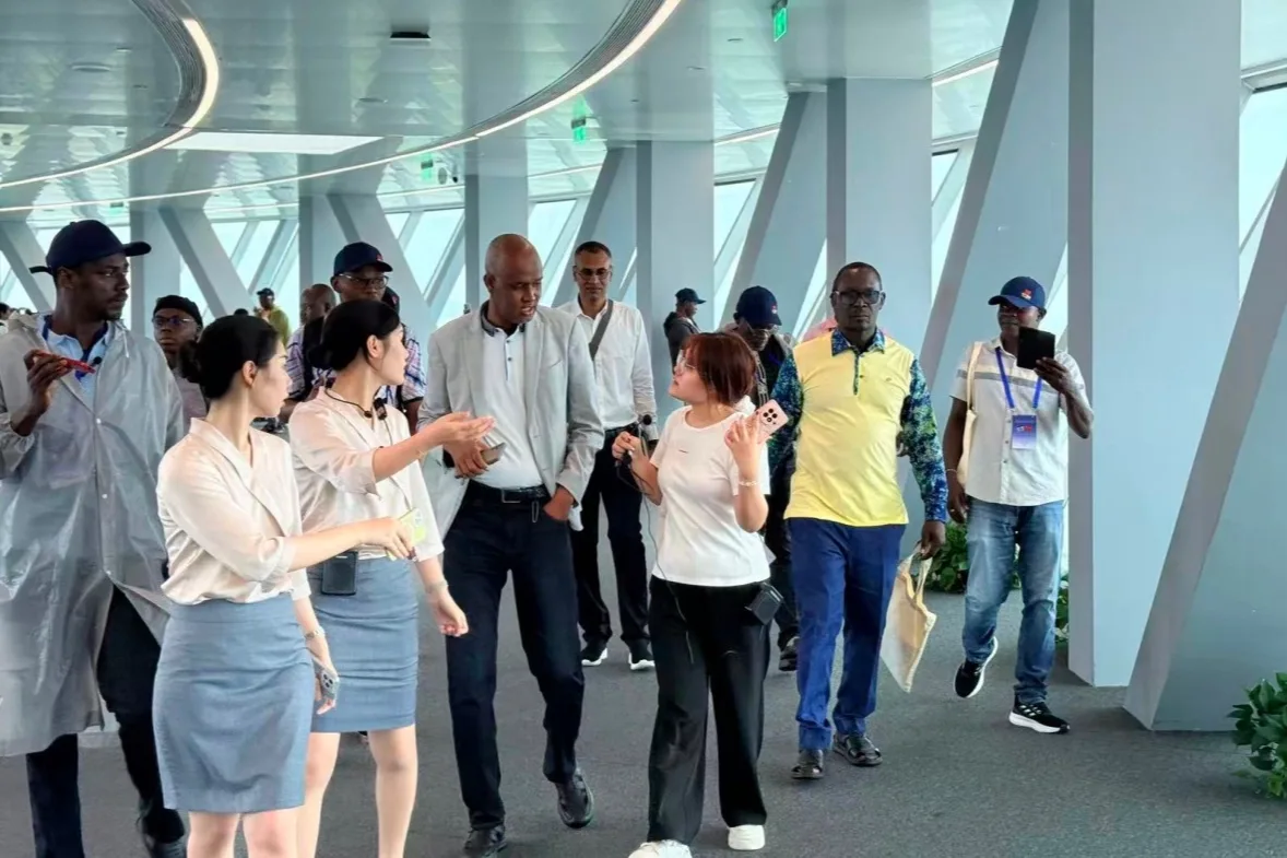 Afrika genç heyet Hunan'da: Çin-Afrika işbirliği yeni sayfa