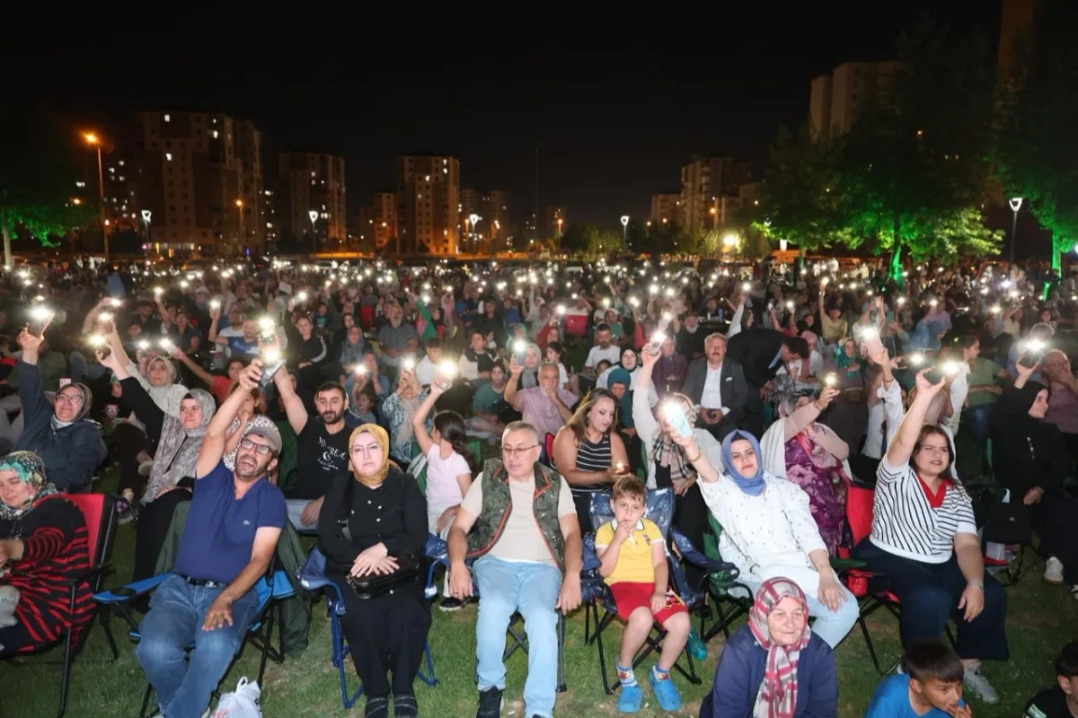 Melikgazi'de Talha Bora Öge ile müzik dolu gece
