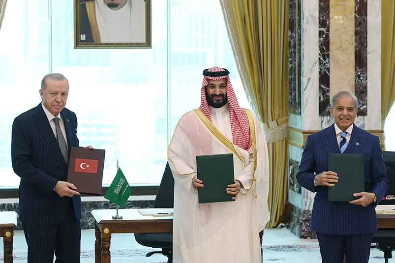 Türkiye, Suudi Arabistan ve Pakistan ortak savunma imzaladı