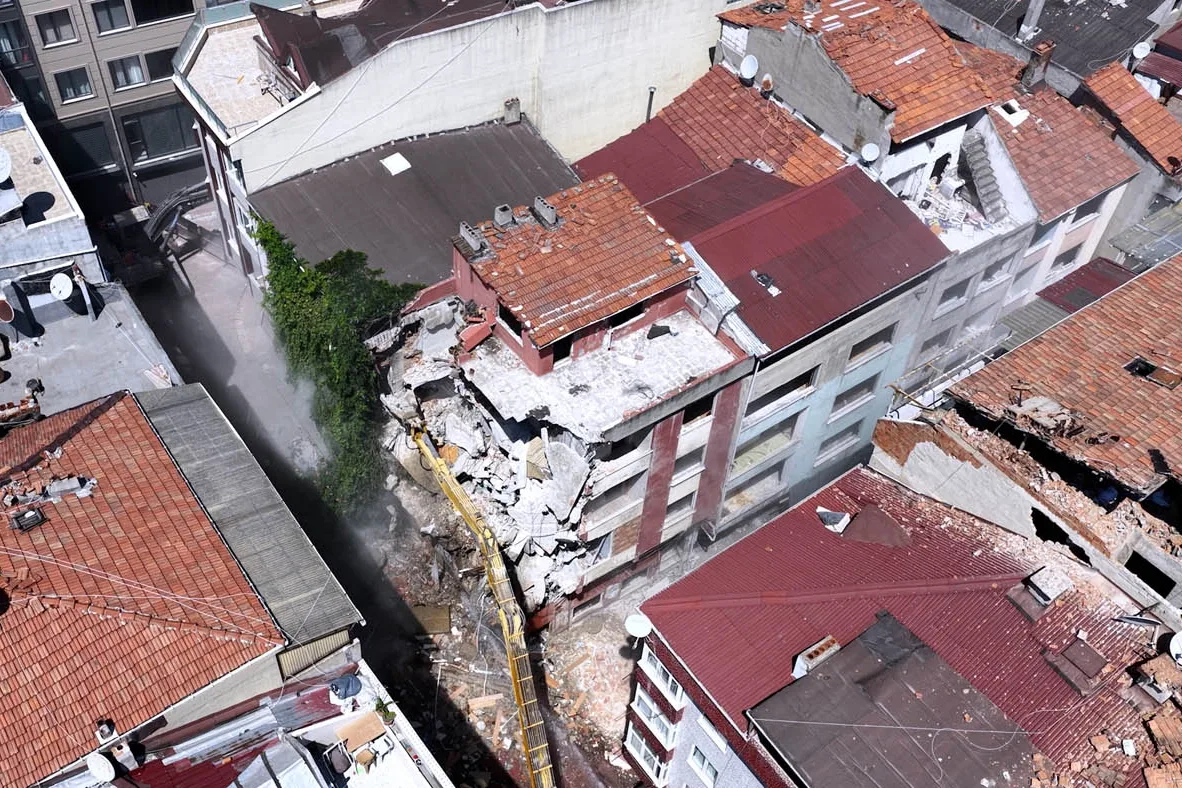 Zeytinburnu'nda 67 bina eş zamanlı dönüşüyor