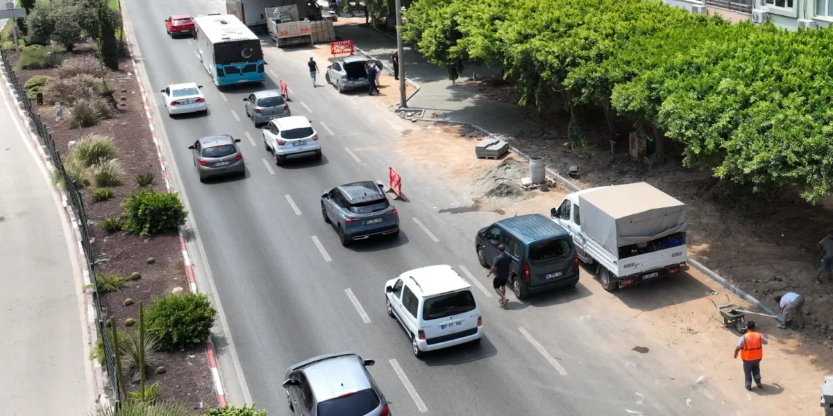 Antalya’da bulvarlar modern görünüme kavuşuyor