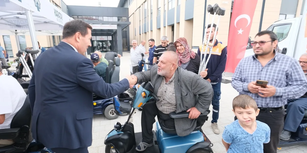 Konya Karatay'da 80 akülü araç sahiplerine teslim edildi