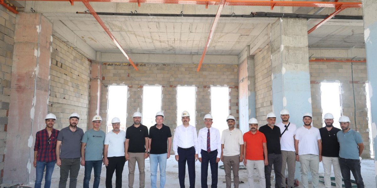 Büyükşehir’in gençlik kampüsü yükseliyor