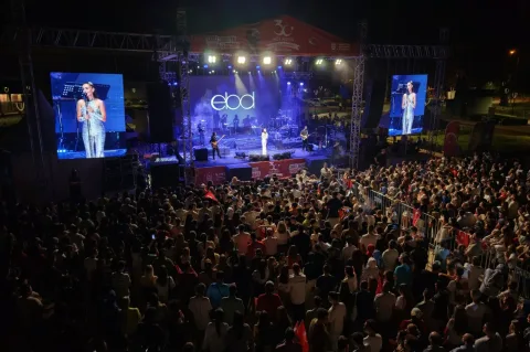Bursa'da Zafer coşkusu Elif Buse Doğan ile doruğa çıktı