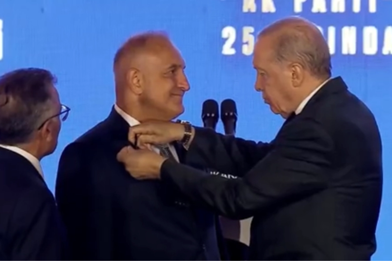 25. yıl programında AK Parti'ye 10 yeni katılım
