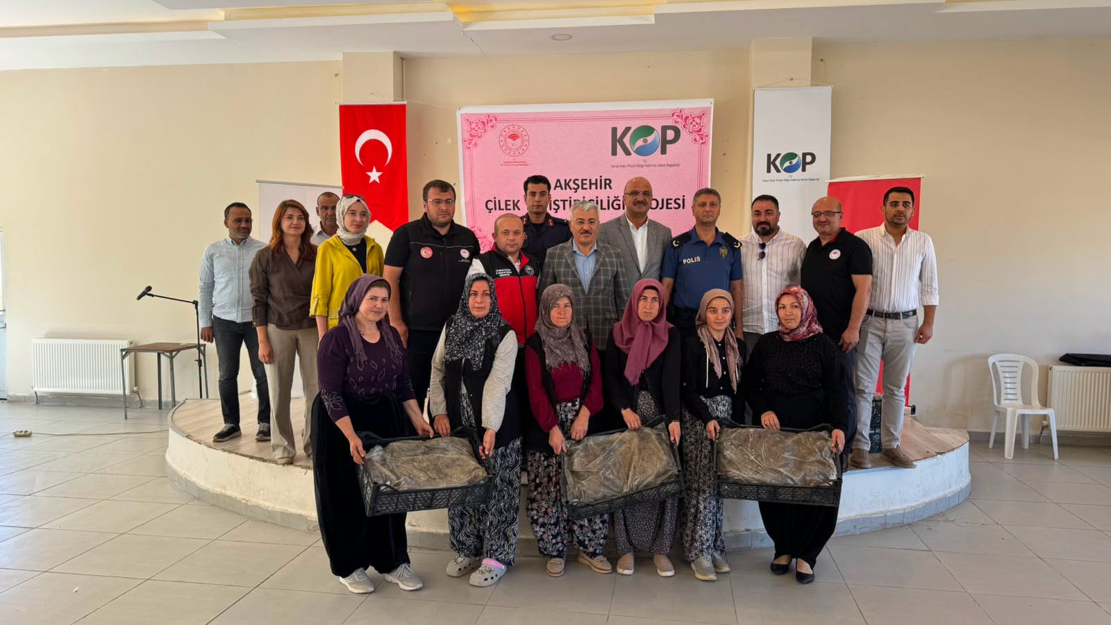 Akşehir’de çilek yetiştiriciliğinde yeni adım