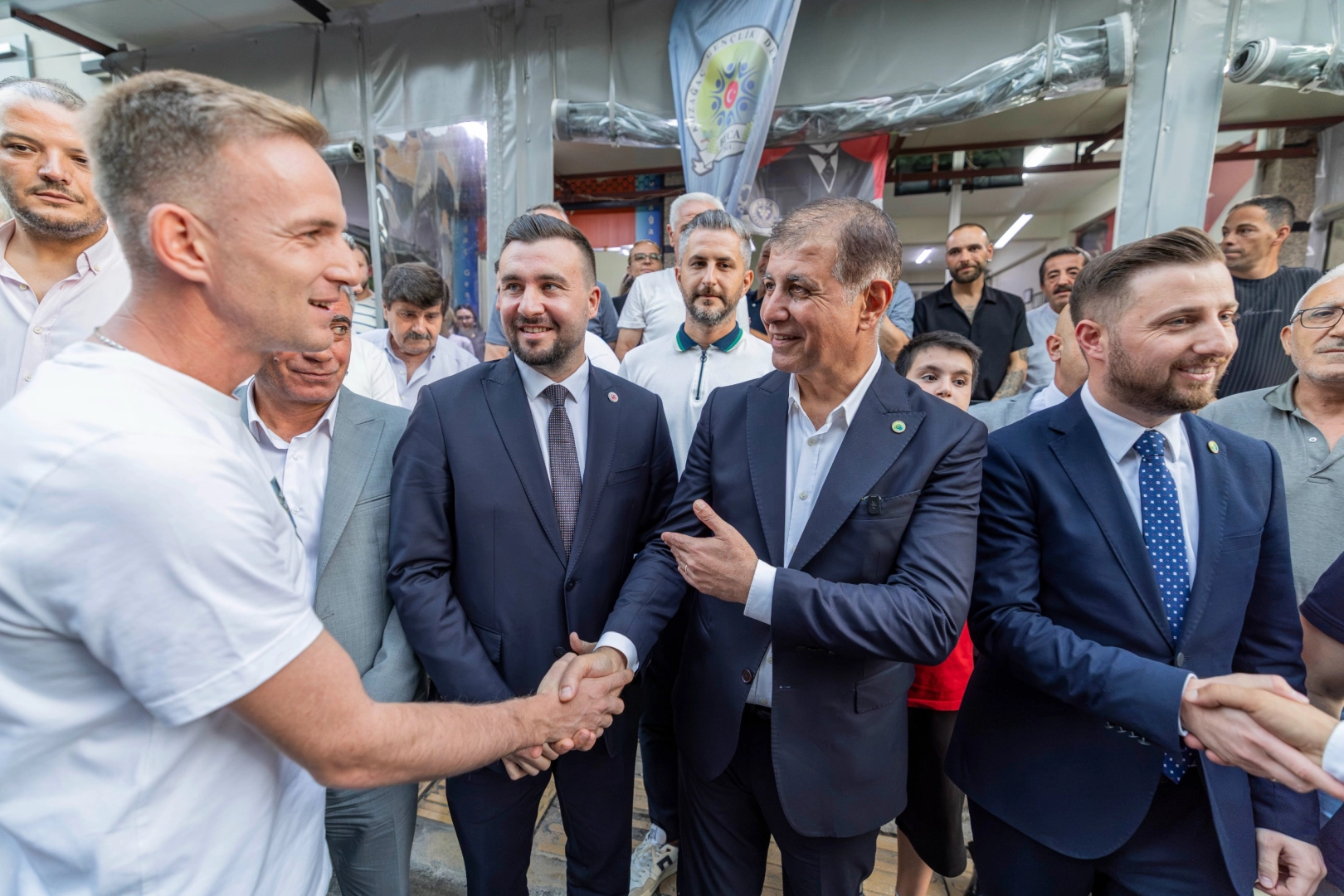 İzmir'de Başkan Tugay Bucalı gençleri dinledi