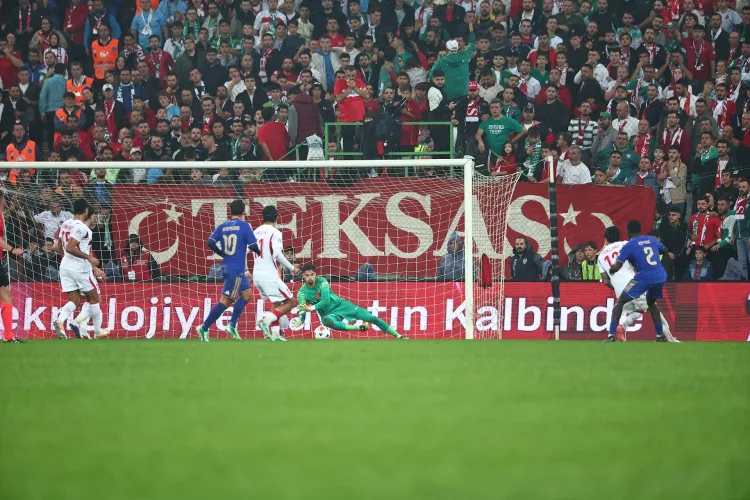 Milliler, Bursa’da İtalya’ya 4-1 mağlup oldu