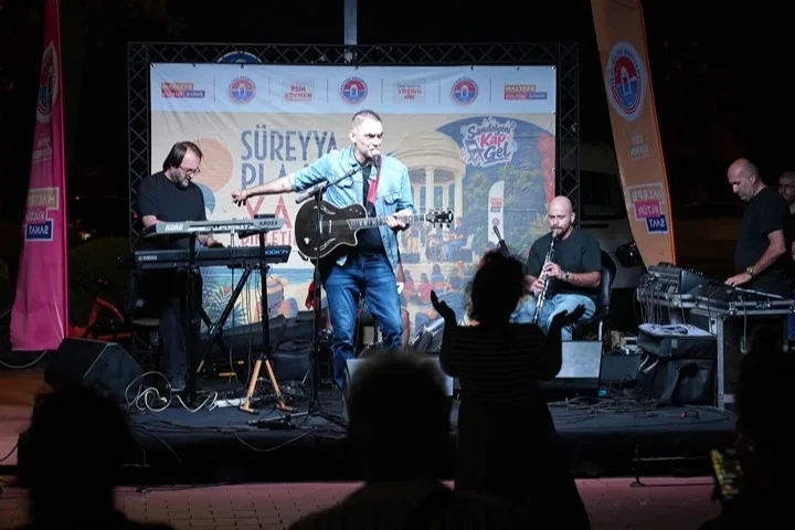 Süreyya Plajı'nda güz konserleri başladı