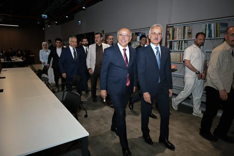 Malatya’nın Şehir Kütüphanesi Bakan Uraloğlu’na Tanıtıldı