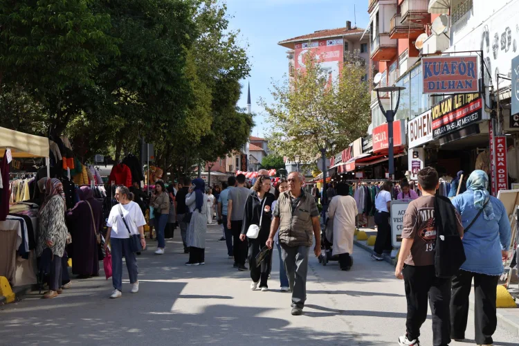 Alışveriş festivali Gölcük’te ticareti canlandırdı