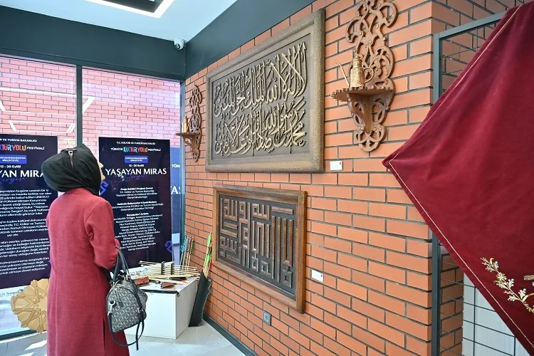 Kahramanmaraş Kalesi'nde Yaşayan Miras Sergisi Açıldı
