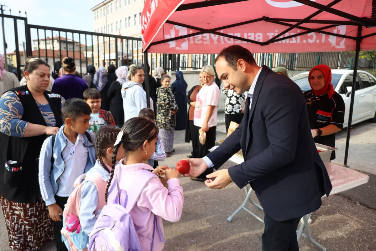 İzmit'te Beslenme Saati Projesi Öğrencileri Mutlu Ediyor