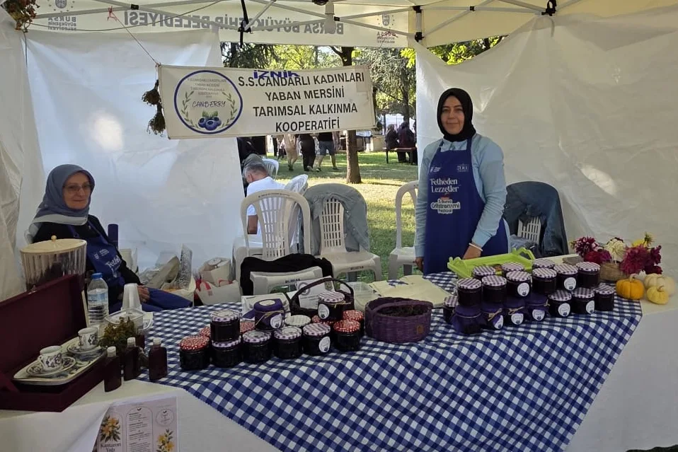 Bursa Gastronomi Festivali’nde Candarlı Kadınların Yaban Mersini Ürünleri
