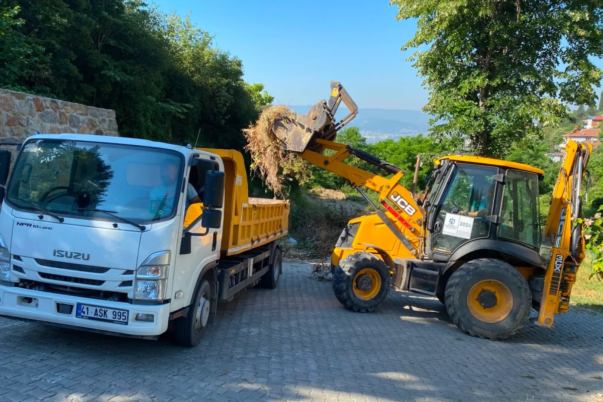 Kocaeli Belediyesi, mezarlık bakımını kesintisiz sürdürüyor