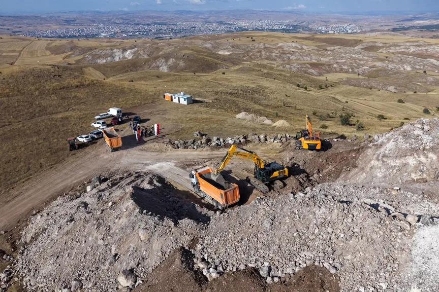 Sivas Belediyesi, Çerçideresi’nde Bazalt Ocağını devreye aldı
