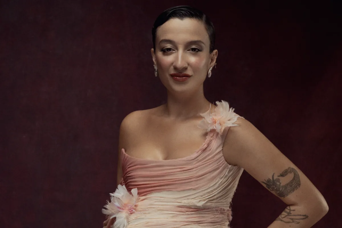 Melike Şahin'in 'Ölmem Ölemem' YouTube'da 1. oldu