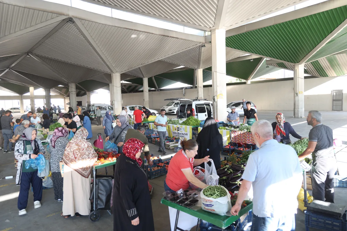 Konya'da Yerli Ürün Pazarı: Üretici tüketici buluştu