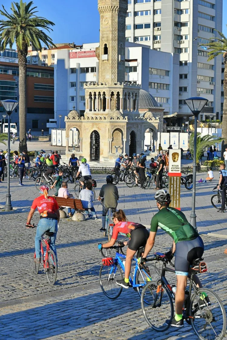 İzmir'de karbon ayak izini ulaşım tercihi belirliyor
