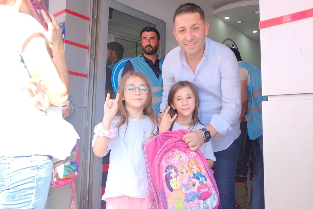 Ülkü Ocakları Kayseri'de 5 bin öğrenciye kırtasiye desteği