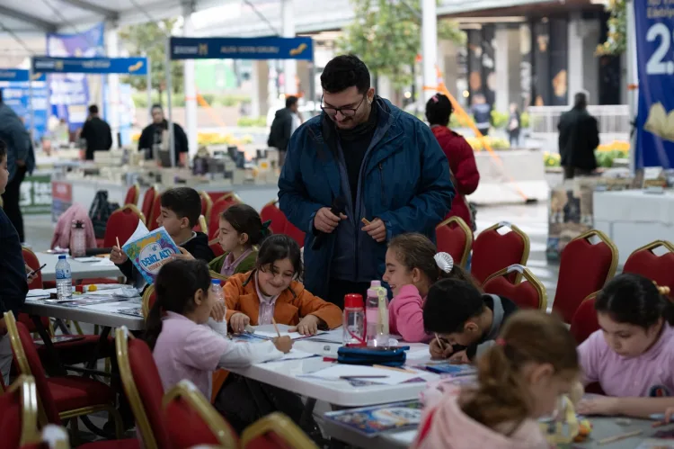 Bursa Osmangazi'de minik kitapseverler hem öğrendi hem eğlendi