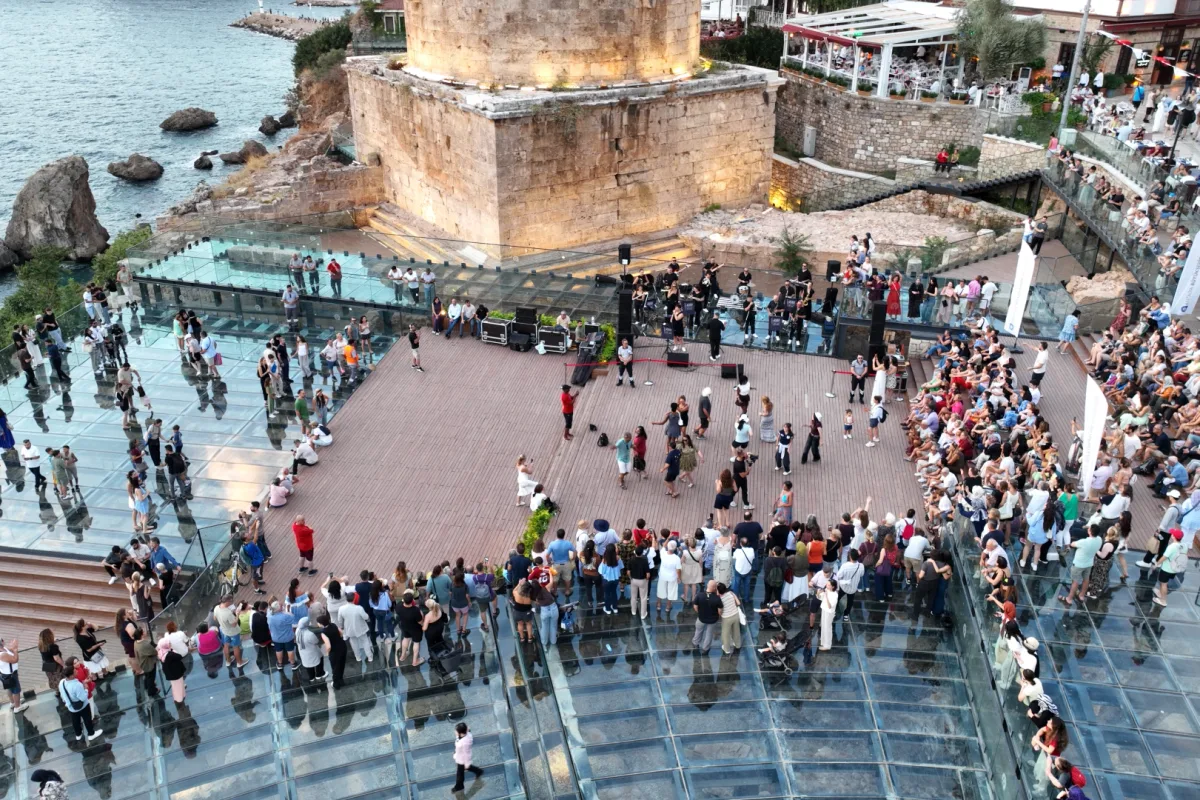 Hıdırlık Kulesi’nde Gün Batımı Konseri