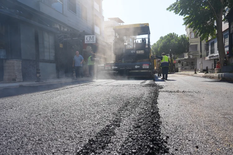 Maltepe’de asfalt çalışması tüm hızıyla sürüyor