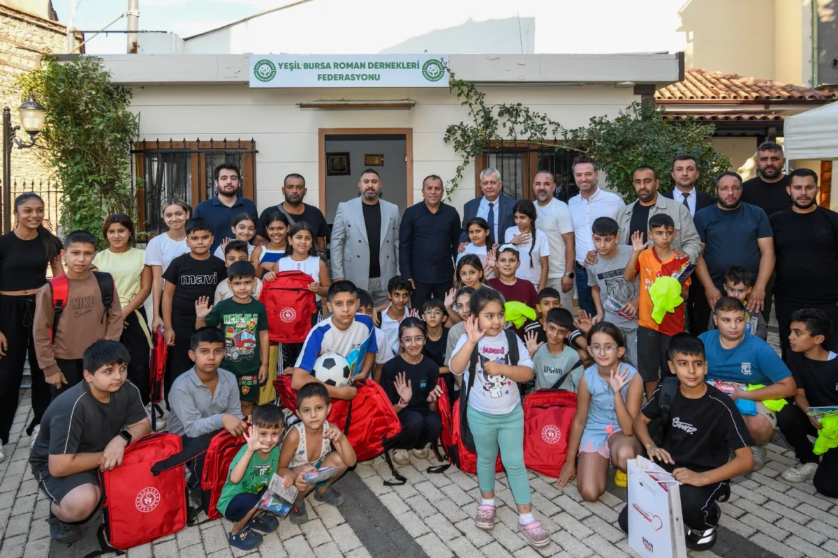Bursa Osmangazi'de çocuklara diş fırçası hediye edildi
