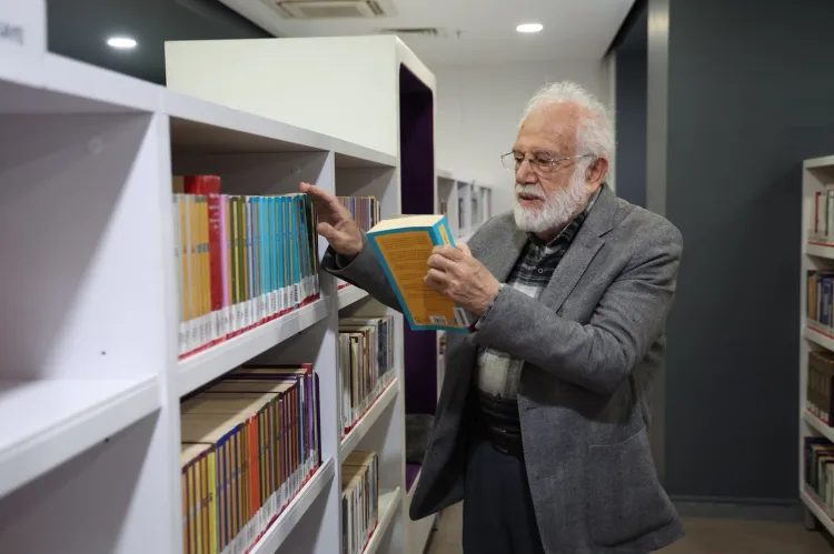 Prof. Dr. İhsan Süreyya Sırma’dan Çoban Mustafa Paşa Kütüphanesi’ne ziyaret