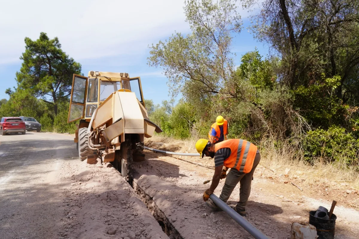 Marmaris Çamlı’da 30 yıllık su hatları yenileniyor