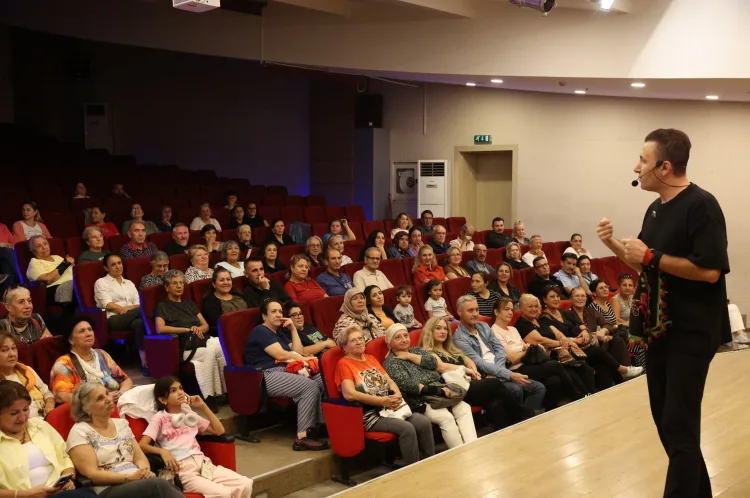 Çiğli Komedi Akşamları sezonu Roman gecesiyle açtı