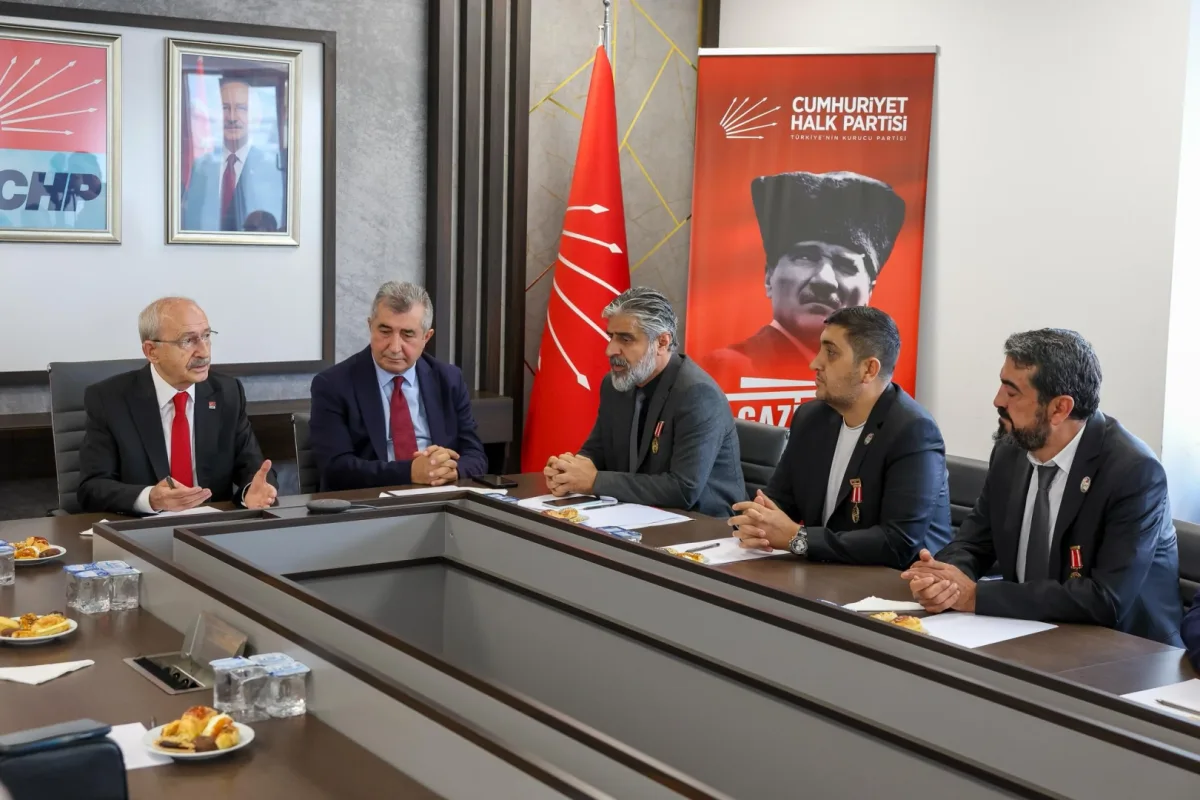 Kılıçdaroğlu, 20 gaziyle Genel Merkez'te bulüştu