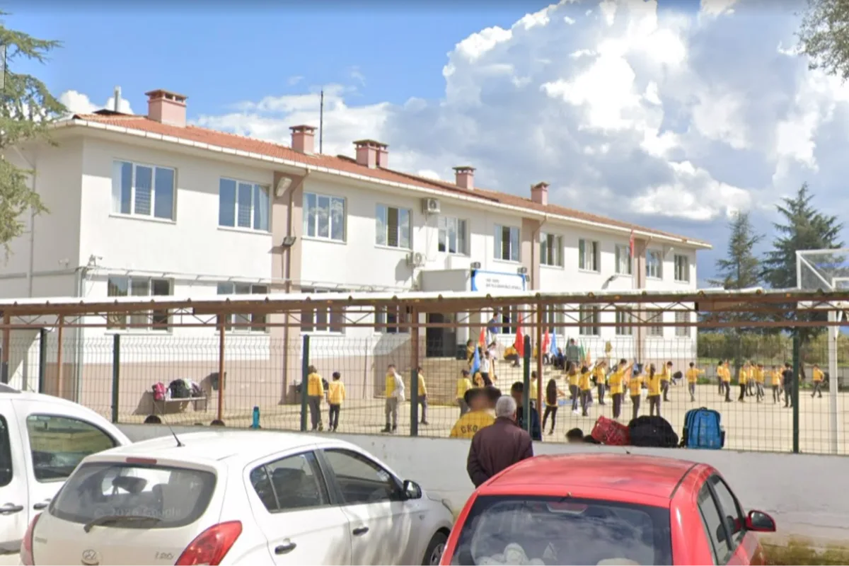 İzmir Ödemiş'te Şehit Polis Ortaokulu adı değişti mi?