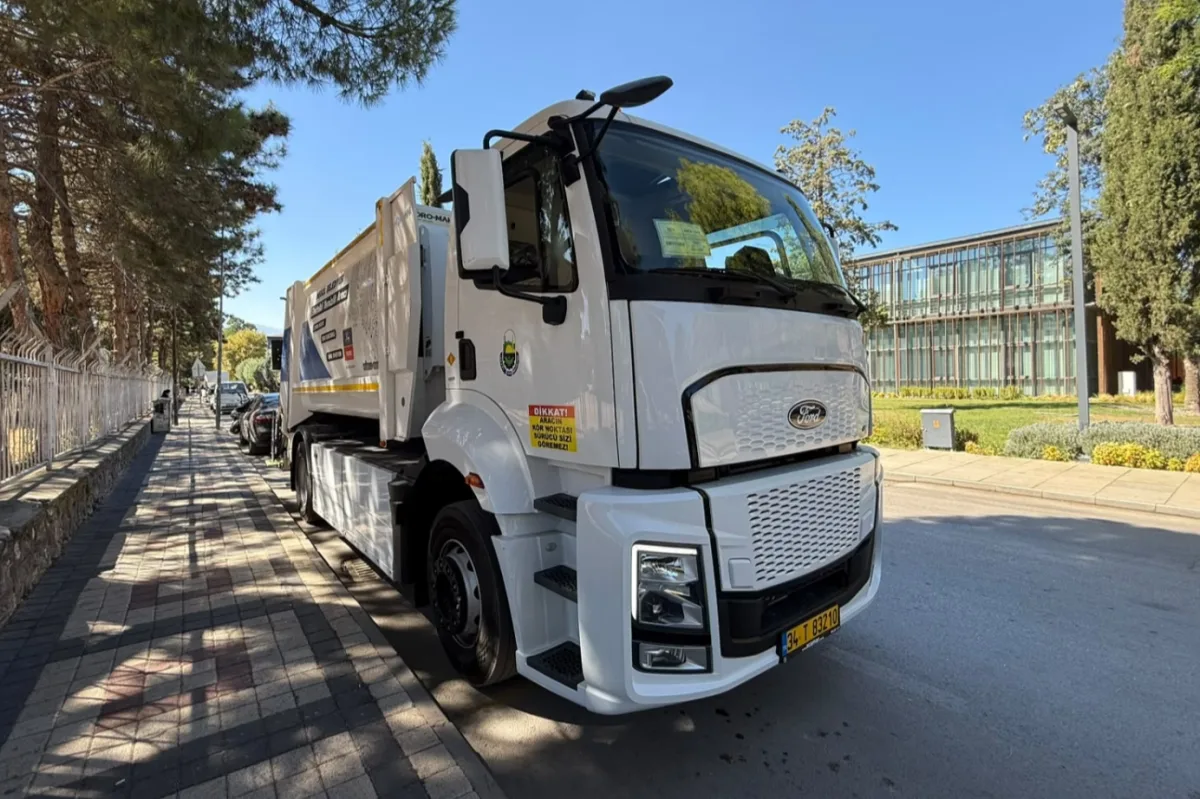 İnegol'de İlk Elektrikli Çöp Kamyonu Test Edildi