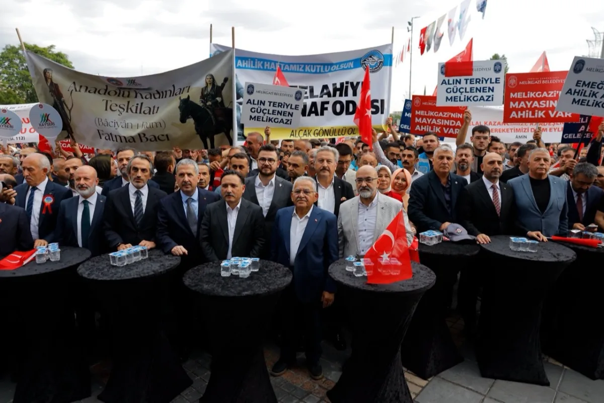 Kayseri'de Ahilik Haftası: Kars Kafkas Danslarıyla Buluştu