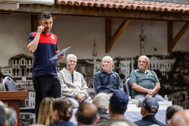 Bir ömürlük itfaiye deneyimi İzmirli gençlere aktarıldı
