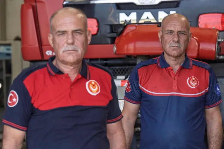 33 yıldır İzmir'de omuz omuza can kurtarıyorlar
