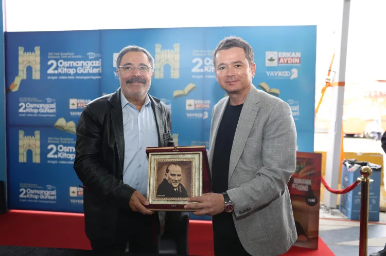Ahmet Ümit Bursa Osmangazi'de kitapseverlerle buluştu
