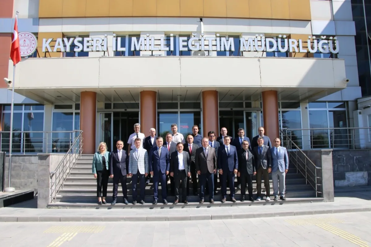 Kayseri Valisi'nden İl Milli Eğitim'e ziyaret