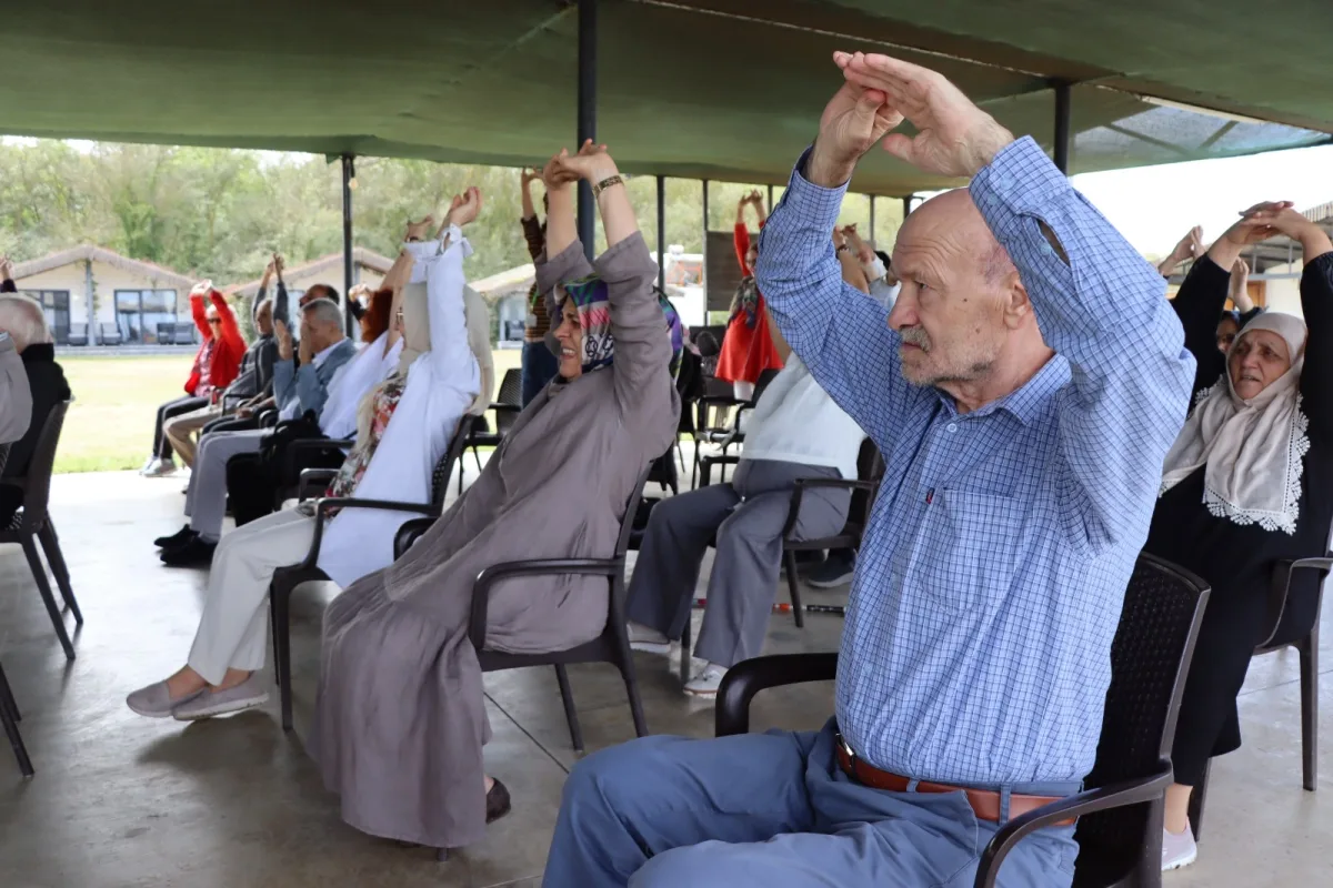 İzmit'te Alzheimer Yaşam Evi sakinleri doğada bulüştu