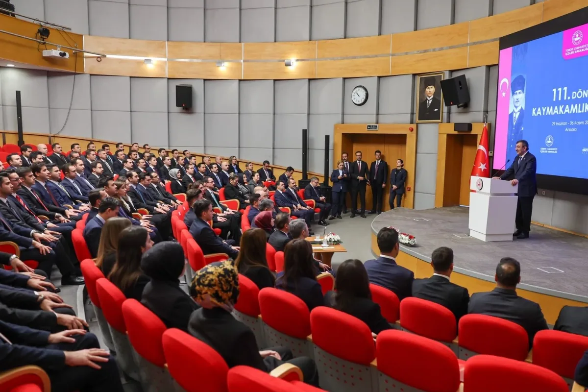 Cumhurbaşkanı Yardımcısı Yılmaz, kaymakam adaylarıyla buluştu