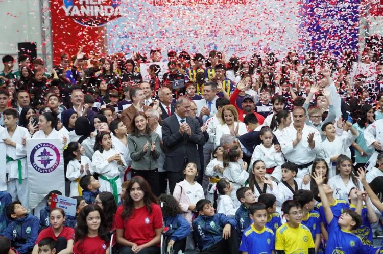İstanbul Büyükşehir'den amatör spora dev malzeme desteği