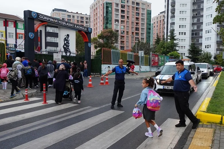 Beylikdüzü’de okul çevresinde güvenlik ve temizlik artırıldı